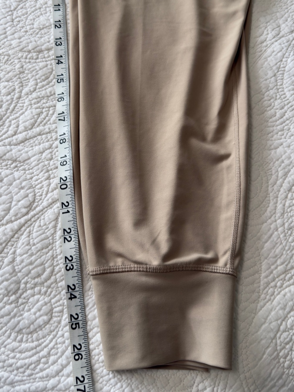 Old Navy High-Waisted PowerSoft Pocket Joggers Beige Large Like New - Picture 11 of 11